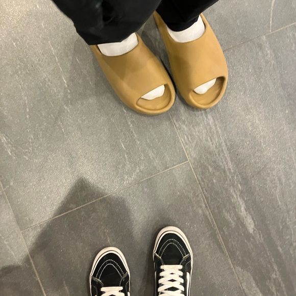 Meet your Posher, Shalia - Picture 3 of 5